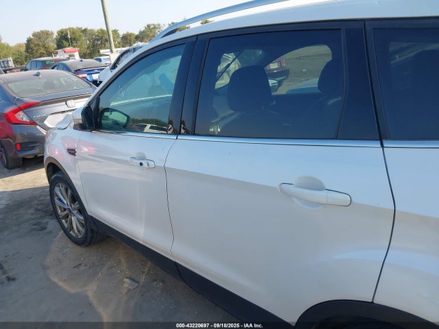 Продажа на аукционе авто 2017 Ford Escape Titanium, vin: 1FMCU9JD0HUD84692, номер лота: 43220697