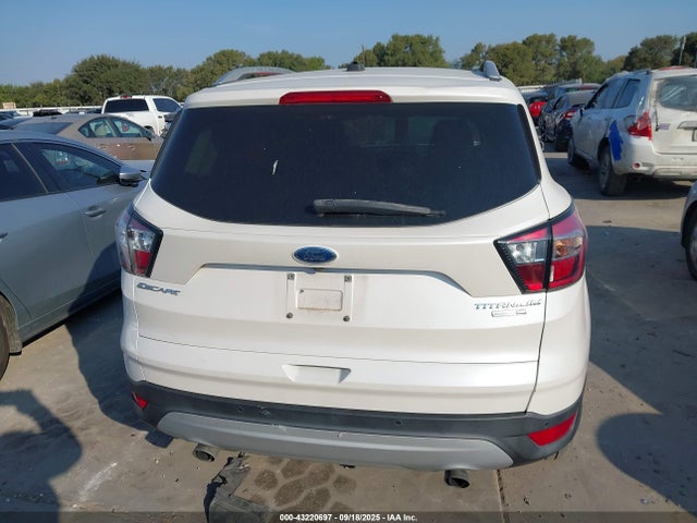 Продажа на аукционе авто 2017 Ford Escape Titanium, vin: 1FMCU9JD0HUD84692, номер лота: 43220697
