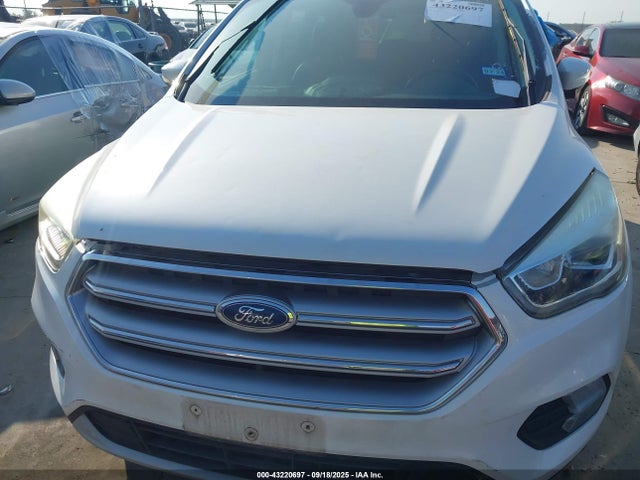 Продажа на аукционе авто 2017 Ford Escape Titanium, vin: 1FMCU9JD0HUD84692, номер лота: 43220697