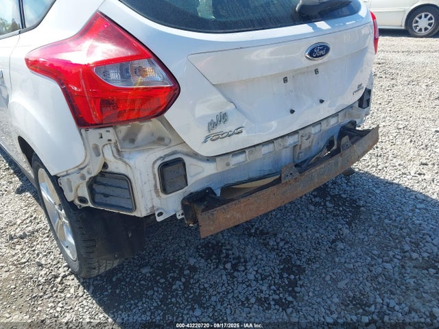 Продажа на аукционе авто 2014 Ford Focus Se, vin: 1FADP3K24EL327400, номер лота: 43220720