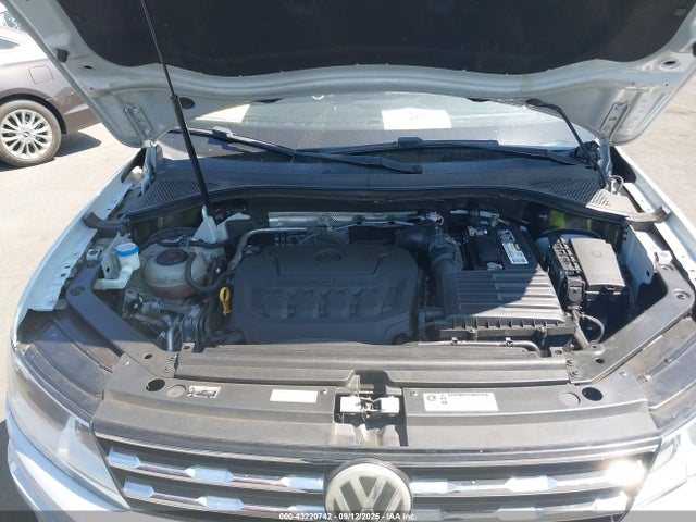 Volkswagen 2018 2018 3VV3B7AX5JM161861 Image 10