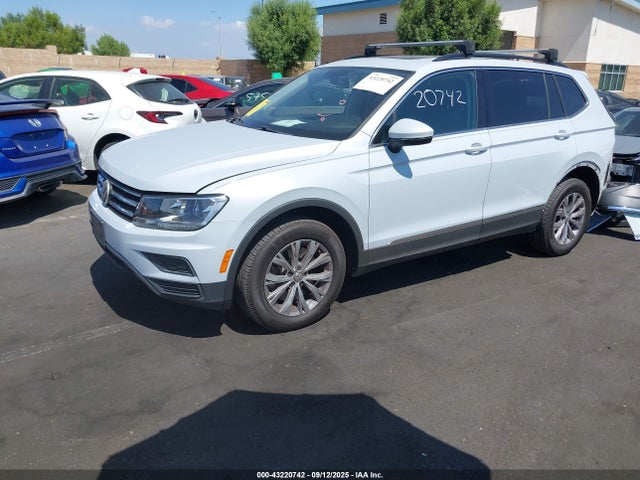 Volkswagen 2018 2018 3VV3B7AX5JM161861 Image 2