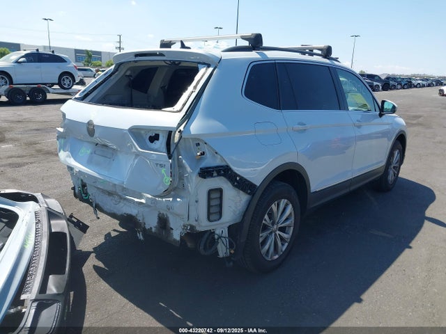 Volkswagen 2018 2018 3VV3B7AX5JM161861 Image 4