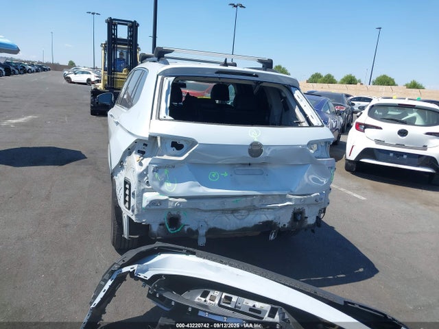 Volkswagen 2018 2018 3VV3B7AX5JM161861 Image 6