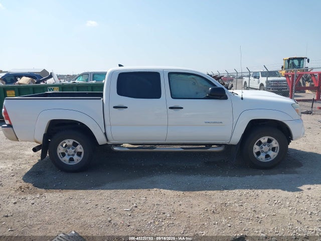 Toyota Tacoma Base V6 2015 3TMLU4EN3FM194168 Image 13