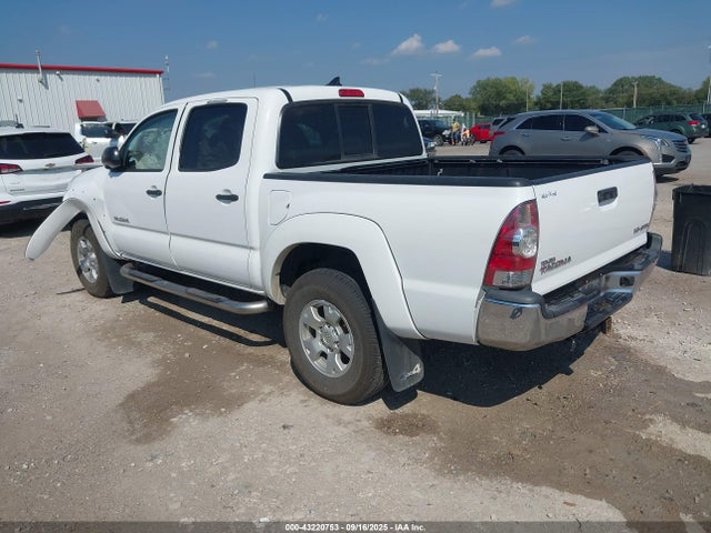 Toyota Tacoma Base V6 2015 3TMLU4EN3FM194168 Image 3