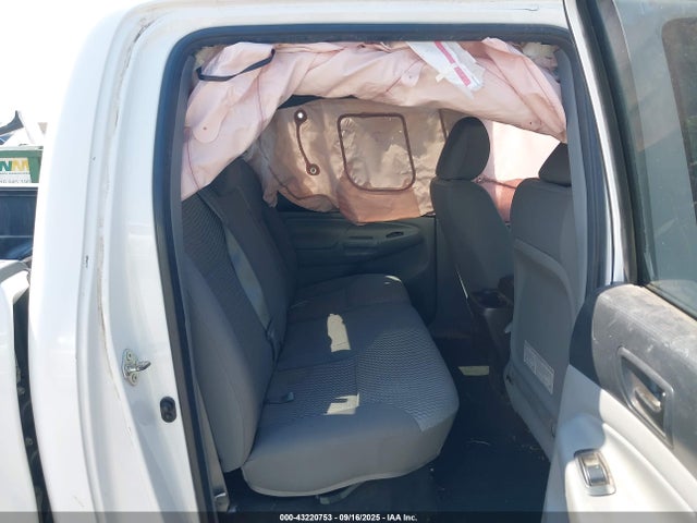 Toyota Tacoma Base V6 2015 3TMLU4EN3FM194168 Image 8