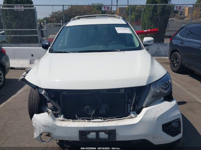 Nissan 2018 2018 5N1DR2MN2JC605710 Image 12