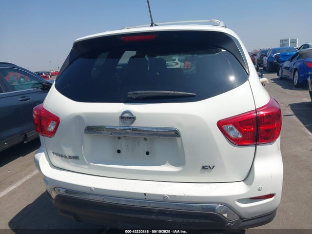 Nissan 2018 2018 5N1DR2MN2JC605710 Image 16