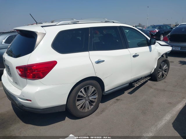Nissan 2018 2018 5N1DR2MN2JC605710 Image 4