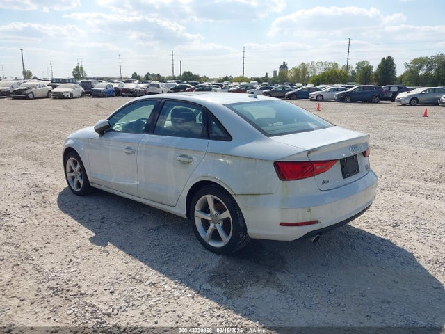 2016 AUDI A3 WAUB8GFF3G1005460 Photo 2