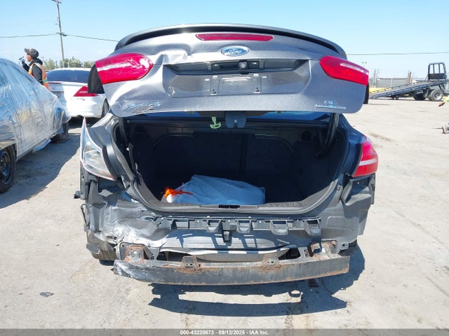 Ford Focus 2015 1FADP3F25FL218200 Image 17