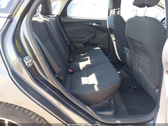 Ford Focus 2015 1FADP3F25FL218200 Image 8