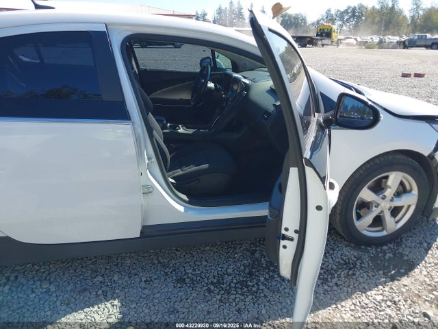 1G1RA6E42EU157962 Chevrolet luu - ffv, e-flex, fam