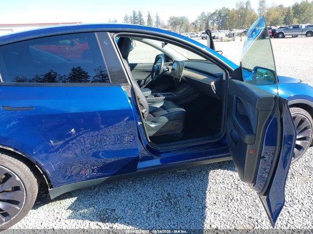 5YJYGDEF2MF268459 Tesla 2021