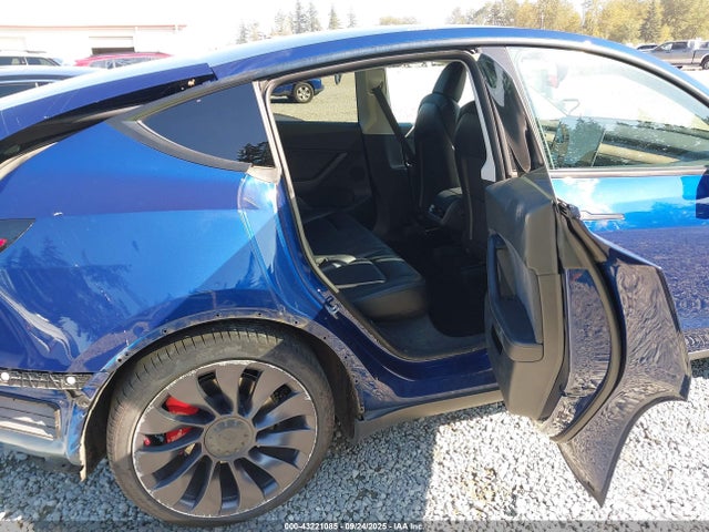 5YJYGDEF2MF268459 Tesla 2021