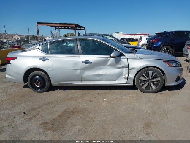 Nissan 2021 2021 1N4BL4DVXMN413443 Image 13