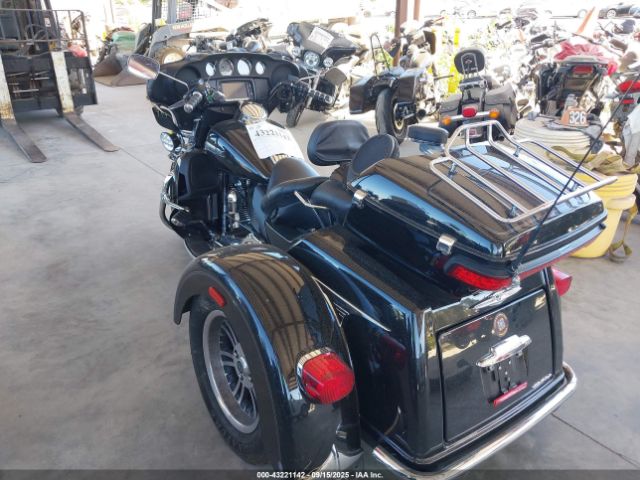 2014 HARLEY-DAVIDSON FLHTCUTG 1HD1MAL12EB857627 Photo 2