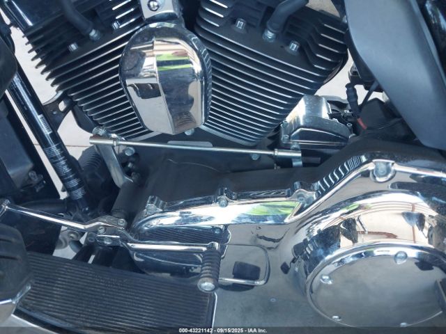 2014 HARLEY-DAVIDSON FLHTCUTG 1HD1MAL12EB857627 Photo 8