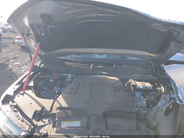2017 AUDI Q7 WA1LAAF75HD016455 Photo 9