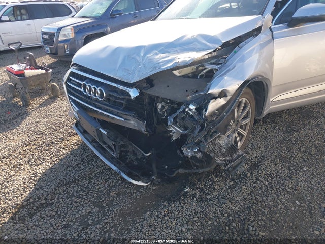 2017 AUDI Q7 WA1LAAF75HD016455 Photo 5
