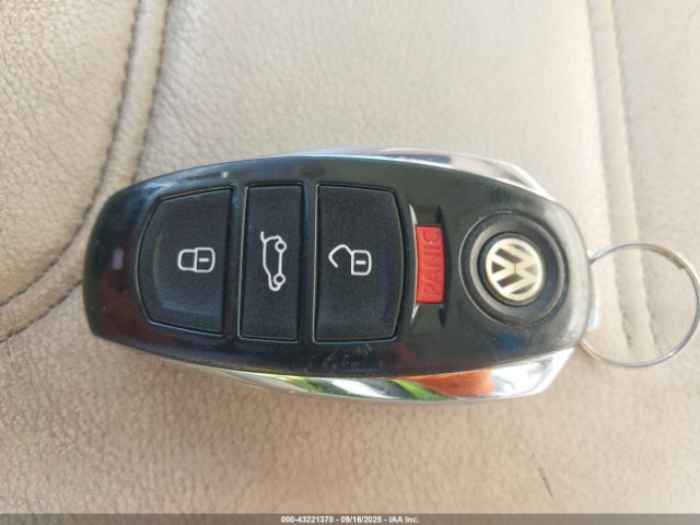 2011 VOLKSWAGEN TOUAREG WVGFK9BPXBD002056 Photo 10