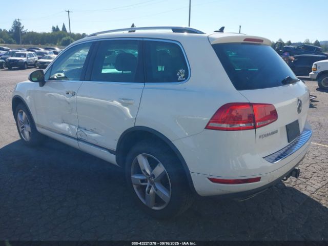 2011 VOLKSWAGEN TOUAREG WVGFK9BPXBD002056 Photo 2