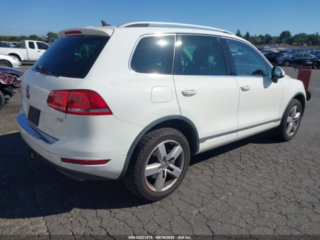 2011 VOLKSWAGEN TOUAREG WVGFK9BPXBD002056 Photo 3