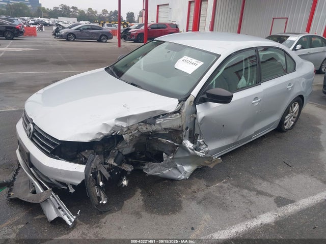3VW2K7AJ3FM212235 Volkswagen Jetta