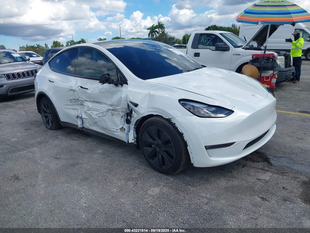 2025 TESLA MODEL Y 7SAYGAEE4SF283972 Photo 0