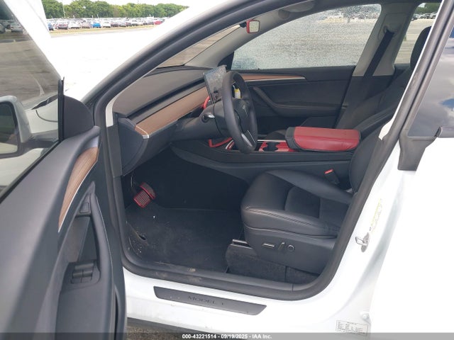 2025 TESLA MODEL Y 7SAYGAEE4SF283972 Photo 4