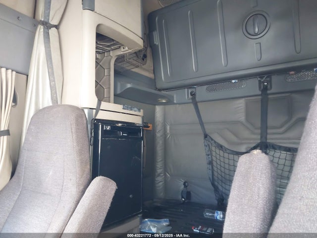 3AKJGLD54GSGU9591 Freightliner detroit diesel dd15 ev