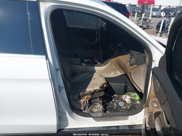 2016 MERCEDES-BENZ GLC 300 WDC0G4JB2GF103571 Photo 4