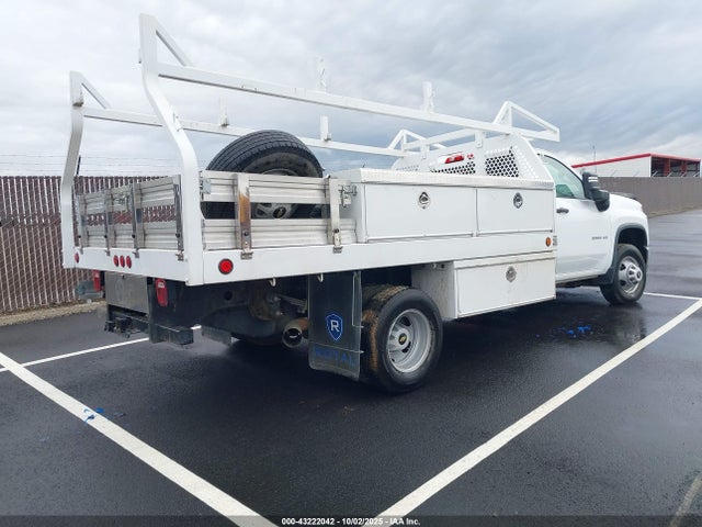 1GB3WREY9MF269944 Chevrolet Silverado 3500hd Chassis Work Truck