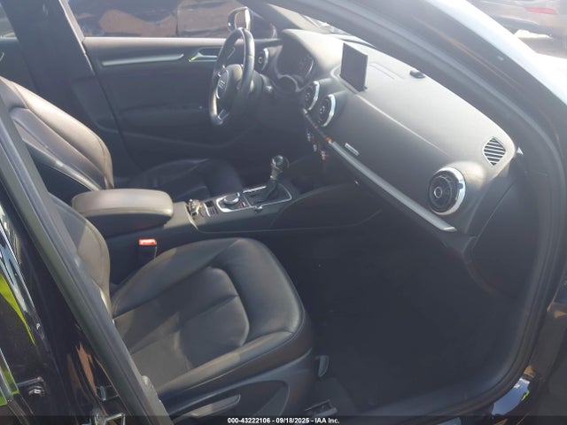 2016 AUDI A3 WAUB8GFF7G1095647 Photo 4