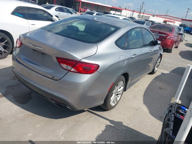 1C3CCCBB7FN556598 Chrysler 2015