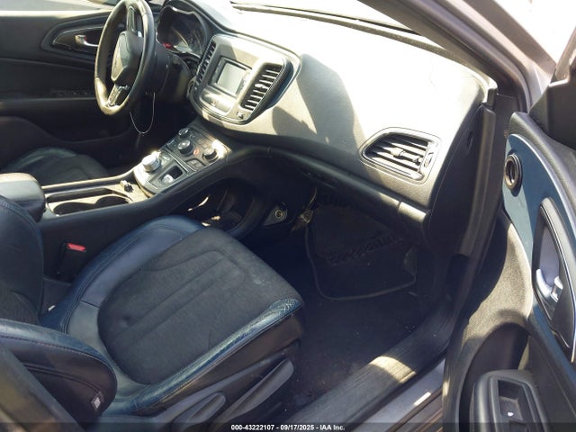 1C3CCCBB7FN556598 Chrysler 2015