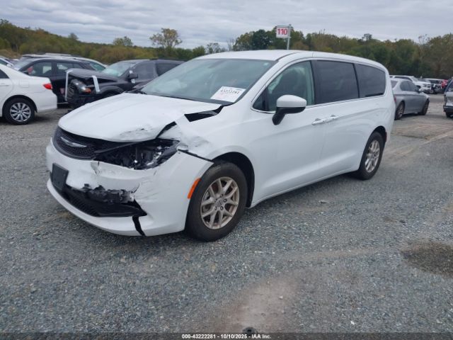 2022 CHRYSLER VOYAGER 2C4RC1CG1NR172497 Photo 1