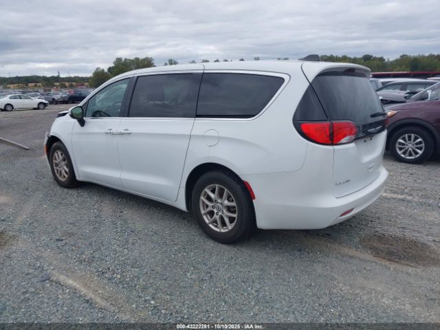 2022 CHRYSLER VOYAGER 2C4RC1CG1NR172497 Photo 2
