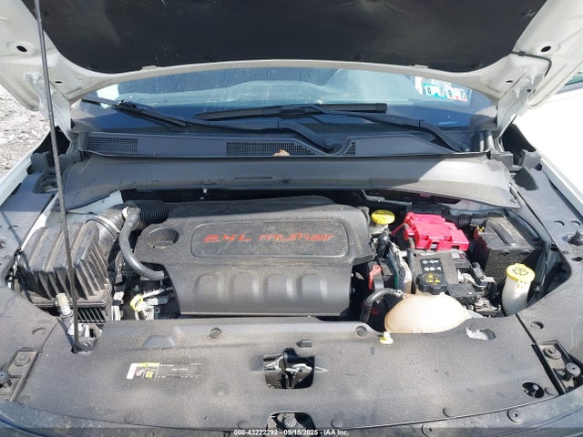 Jeep 2019 2019 3C4NJDBB8KT741852 Image 10