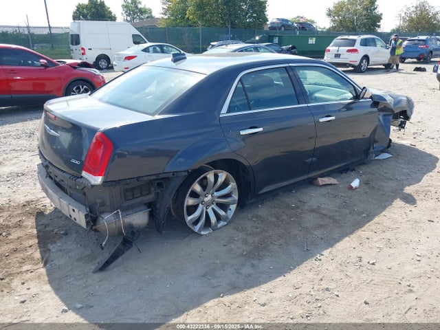 Chrysler 300 2019 2C3CCAEG0KH687144 Image 4