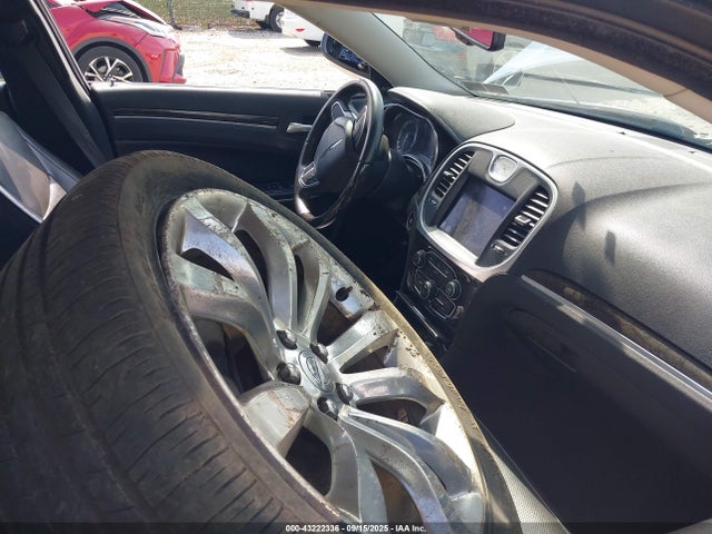 Chrysler 300 2019 2C3CCAEG0KH687144 Image 5