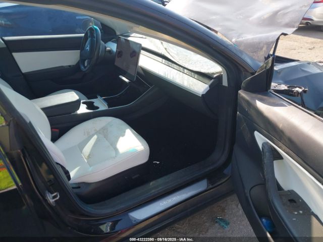 2019 TESLA MODEL 3 5YJ3E1EBXKF365918 Photo 4