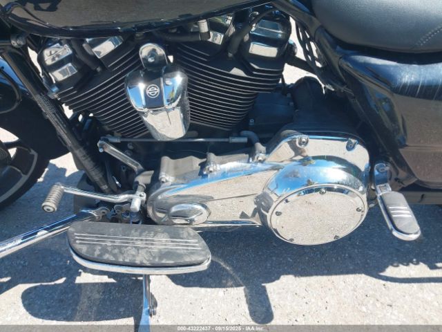 2023 HARLEY-DAVIDSON FLHX 1HD1KBC17PB614796 Photo 8