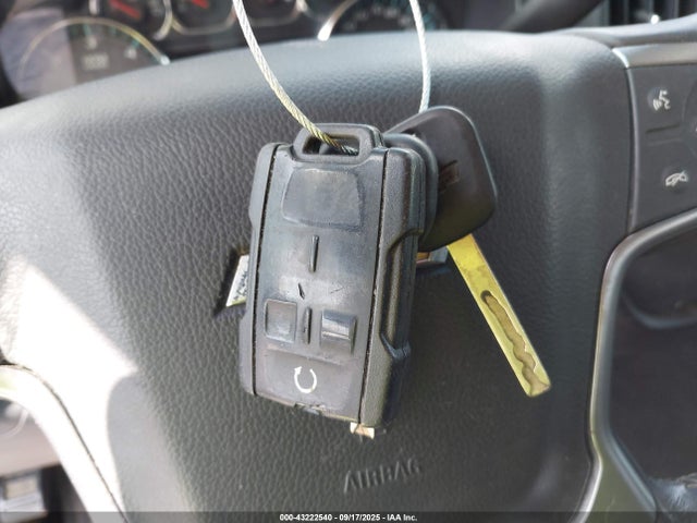 43222540 :رقم المزاد ، 1GCRCREC1HZ210314 vin ، 2017 Chevrolet Silverado 1500 1lt مزاد بيع