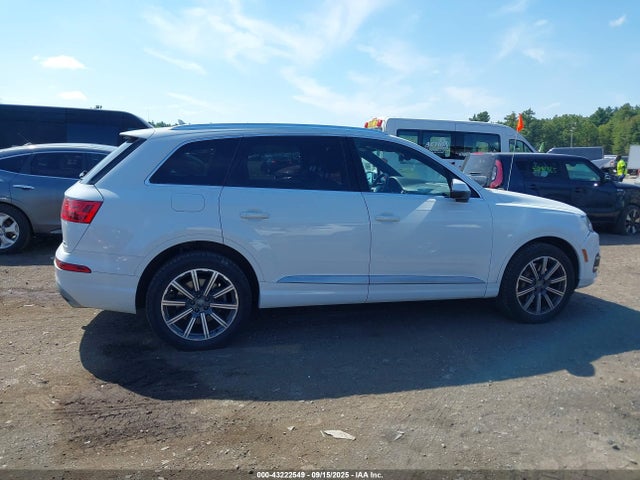 WA1LHAF77HD043698 Audi 2017