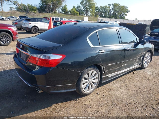 Honda j35y1 2015 1HGCR3F84FA038174 Image 4