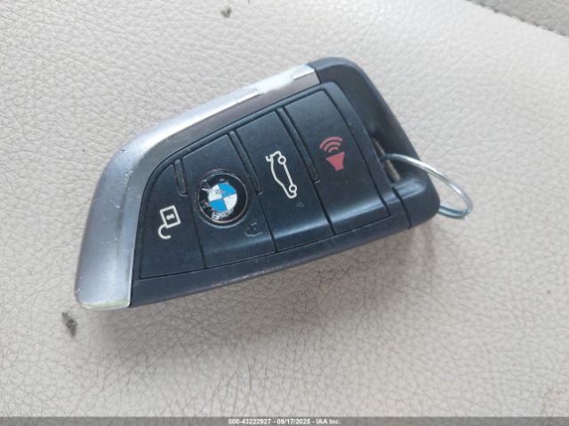 2016 BMW X1 WBXHT3C32GP884433 Photo 10
