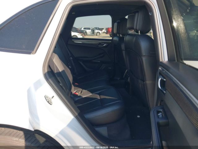 2017 PORSCHE MACAN WP1AG2A58HLB56043 Photo 7