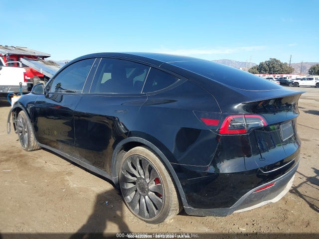 2022 TESLA MODEL Y 7SAYGDEF7NF516418 Photo 2
